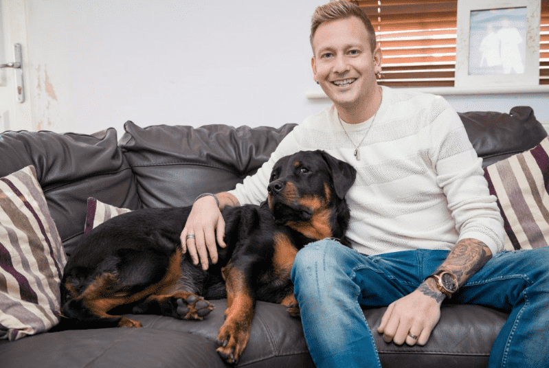 Triệu chứng chó Rottweile bị ghẻ