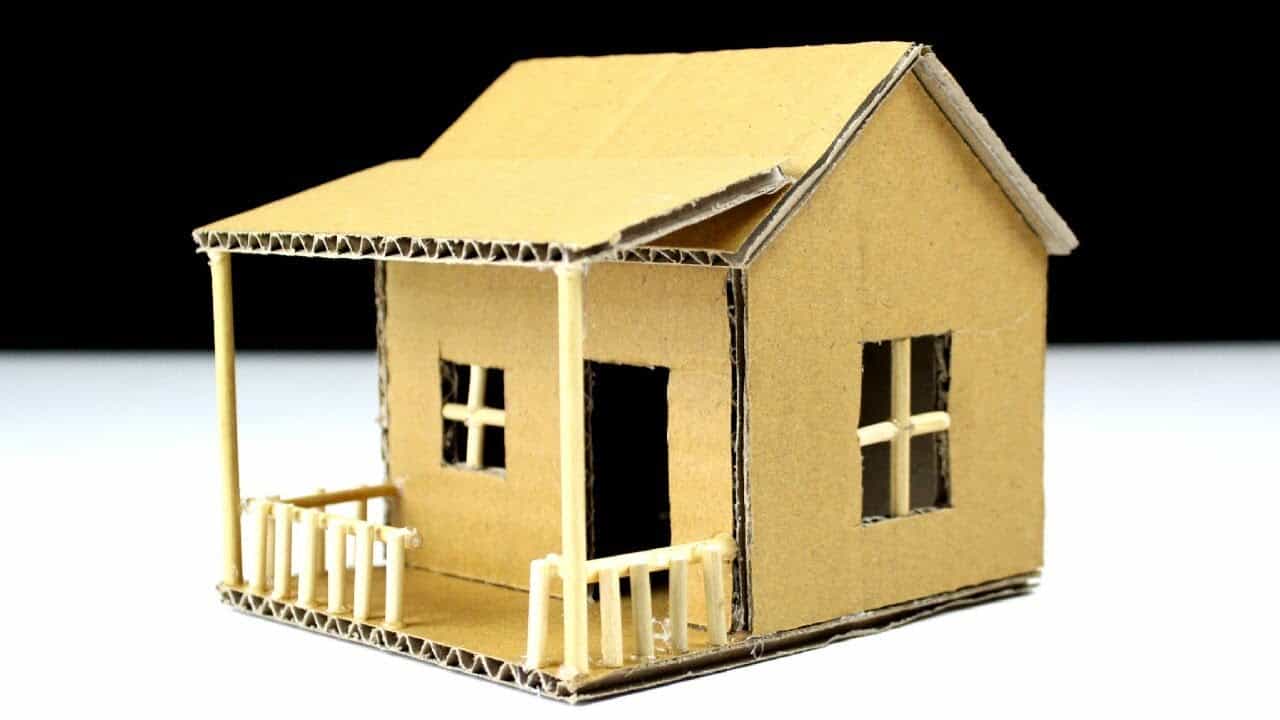 Nhà chó sau khi dán các tấm bìa với nhau